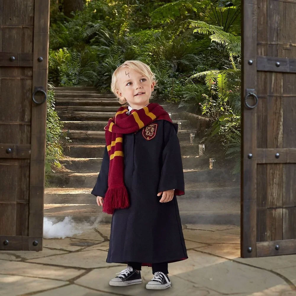Harry Potter Gryffindor Halloween Costume Hooded Rob with House Crest Scarf NEW